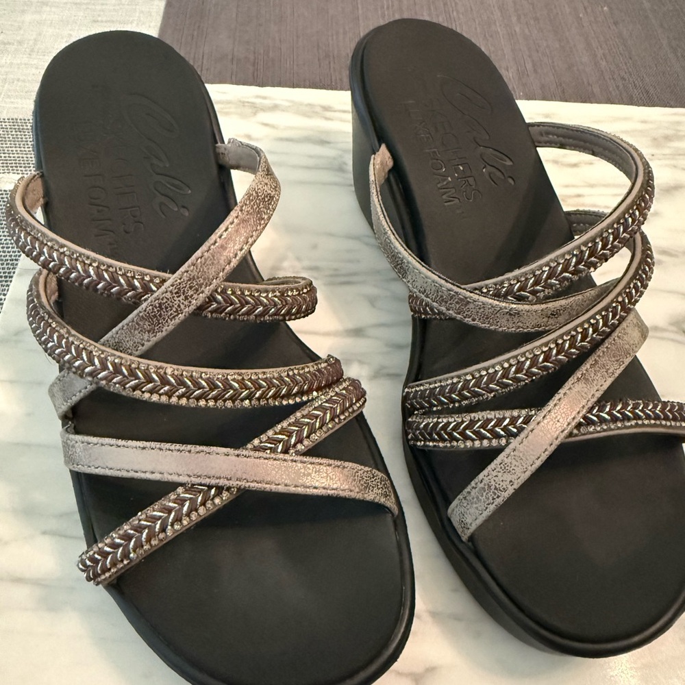 Skechers Women's Metallic Braided Strap Slide Sandals in Taupe and Black